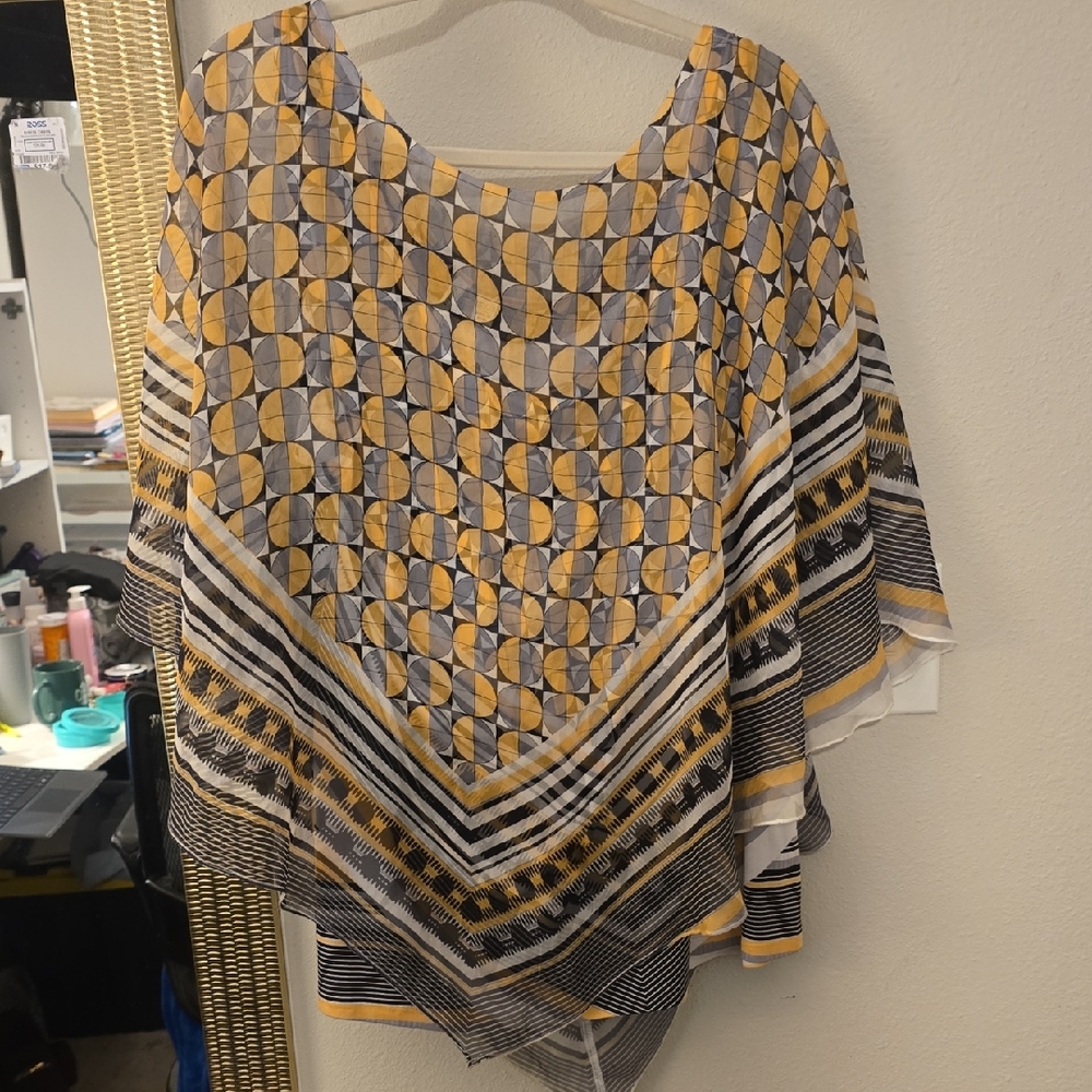 Yellow & Gray Geometric Women's Poncho Blouse